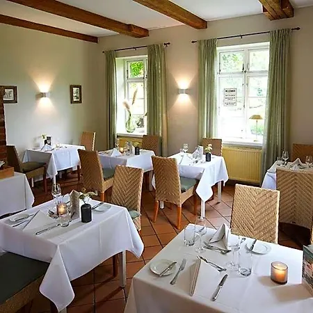 Romantik Friederikenhof Restaurant & 4* Lübeck
