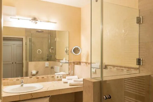 Romantik Friederikenhof Restaurant & リューベック