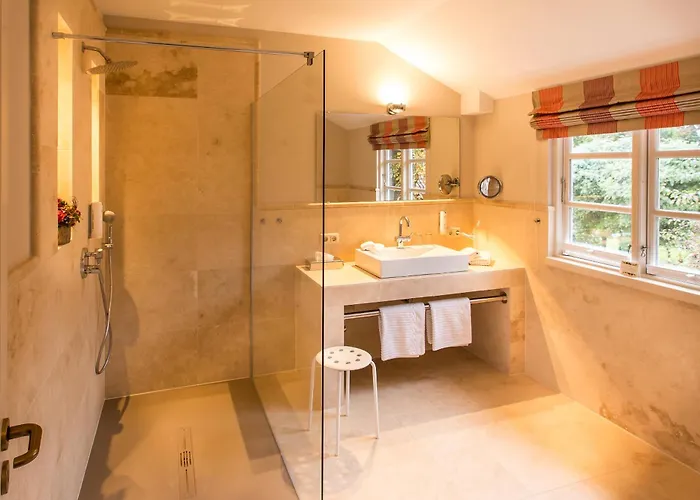 Romantik Friederikenhof Restaurant & 4* Lubeca