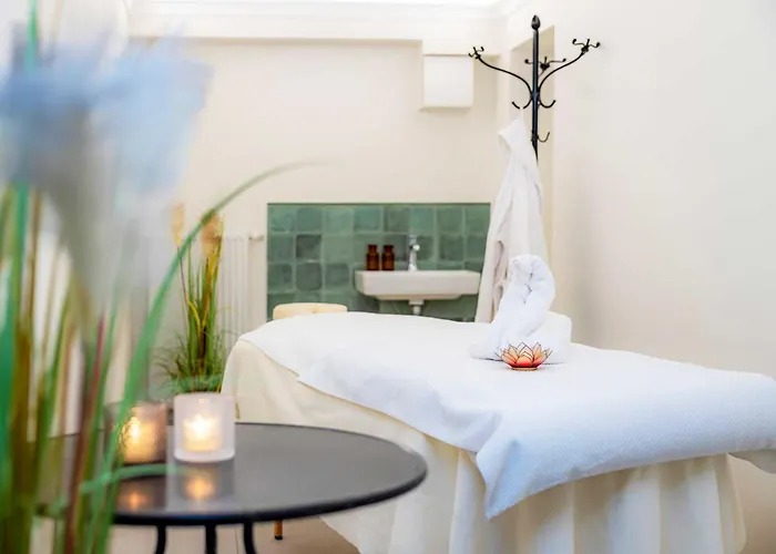 Romantik Friederikenhof Restaurant & ホテル